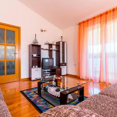 App Nela Apartment *