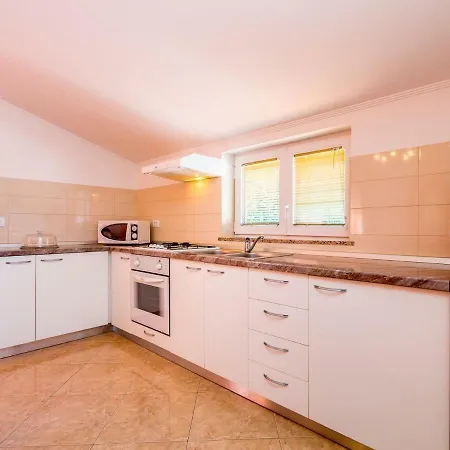 App Nela Apartment *