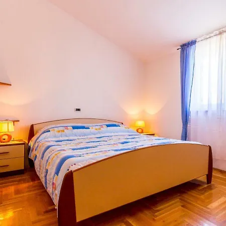 App Nela Apartment *